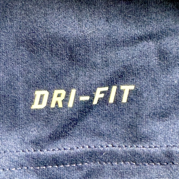 NWOT THE NIKE TEE Dri Fit Patriots Football Graphic Short Sleeve T-Shirt   XXL - Picture 7 of 9